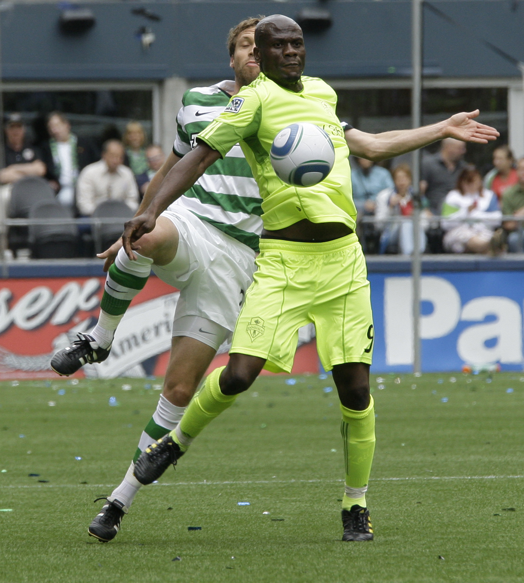 "Enchuf&oacute;" Nkufo