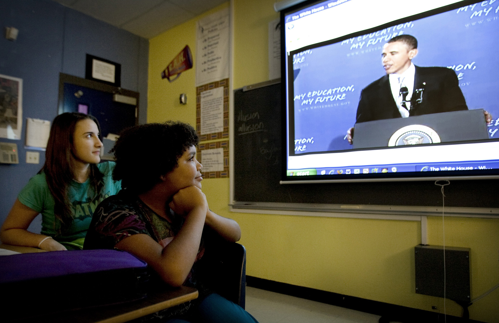 Obama presses for longer school years