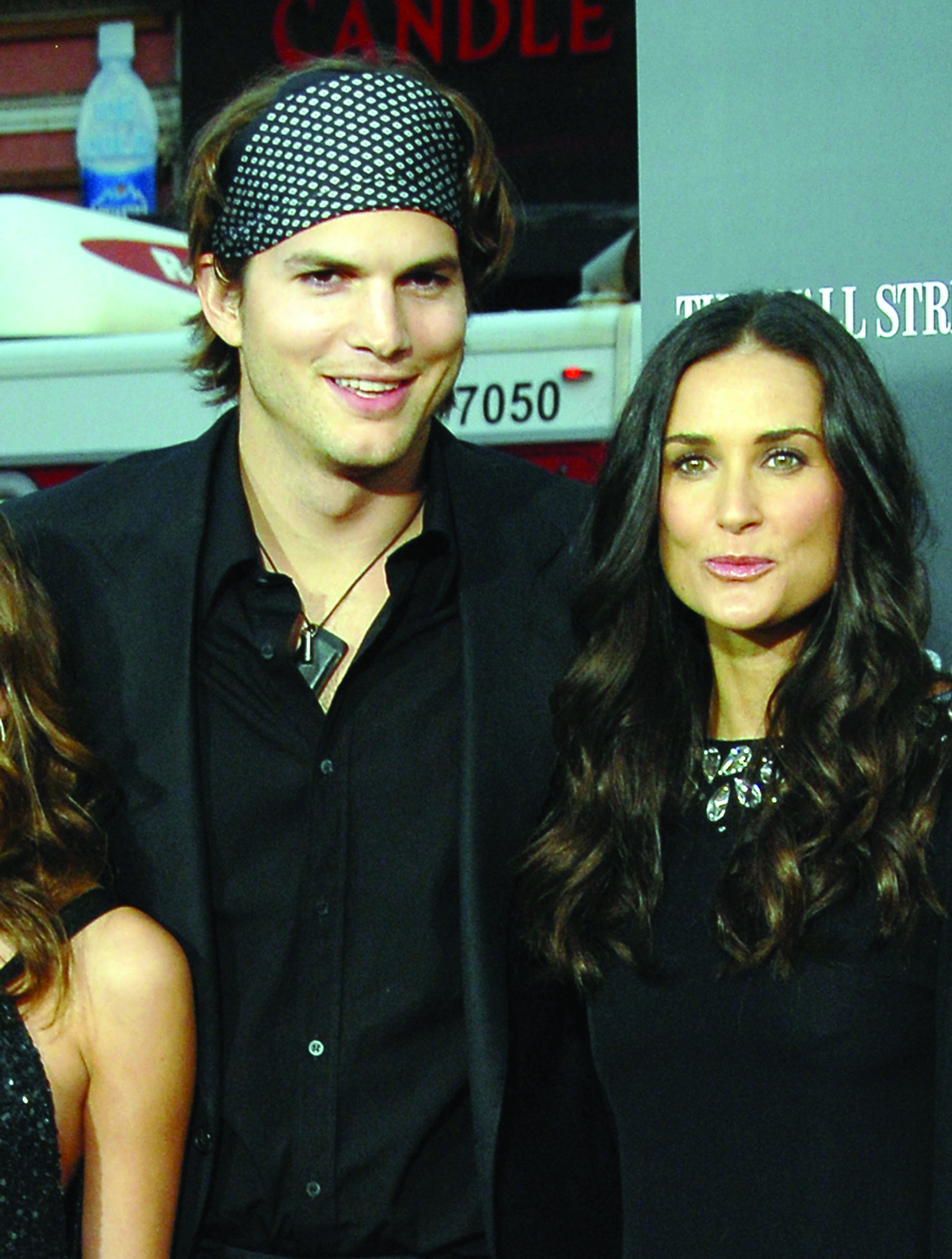 Dicen que Demi y Ashton hacen 'tr&iacute;os'