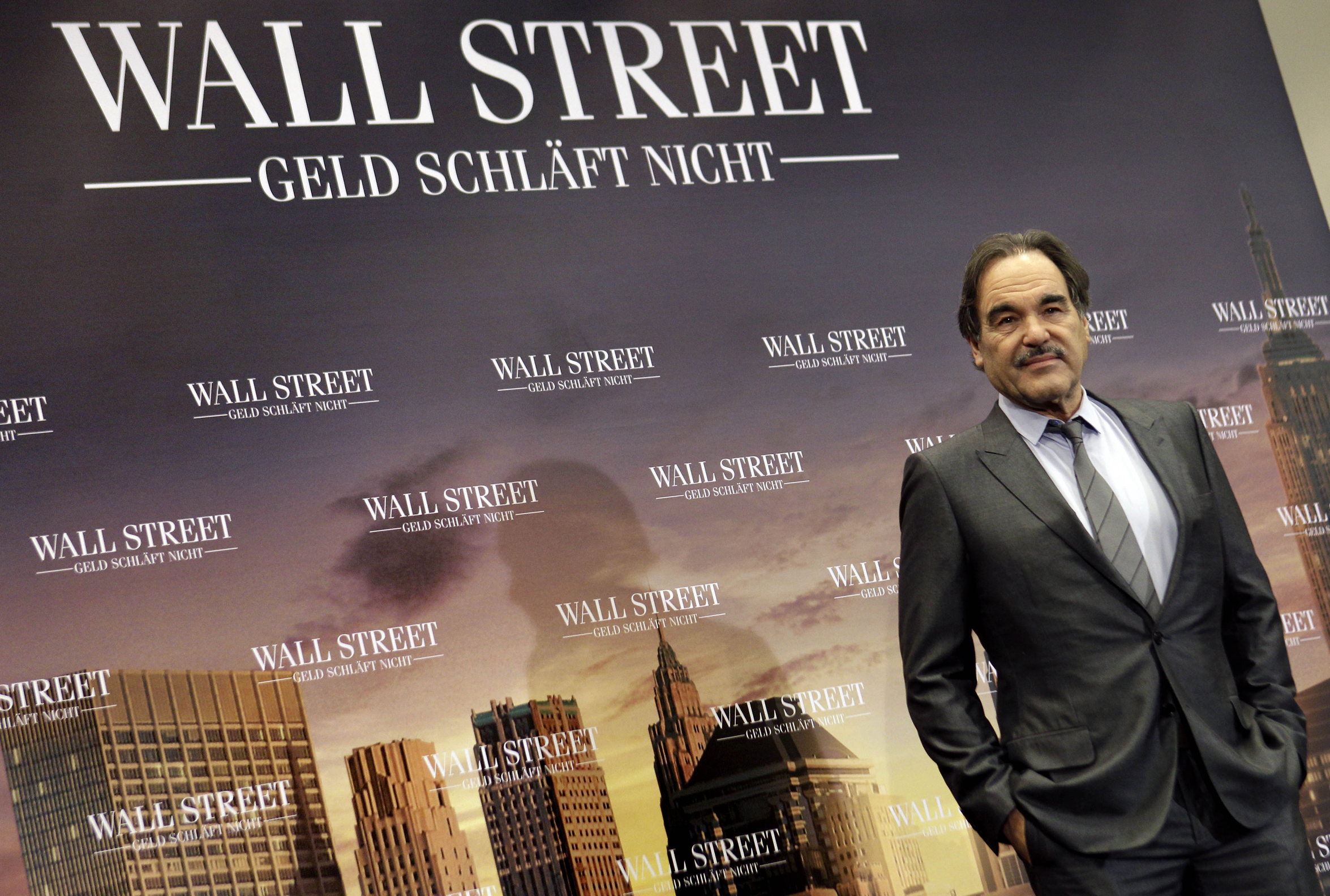 Stone: Salud de Douglas es precaria