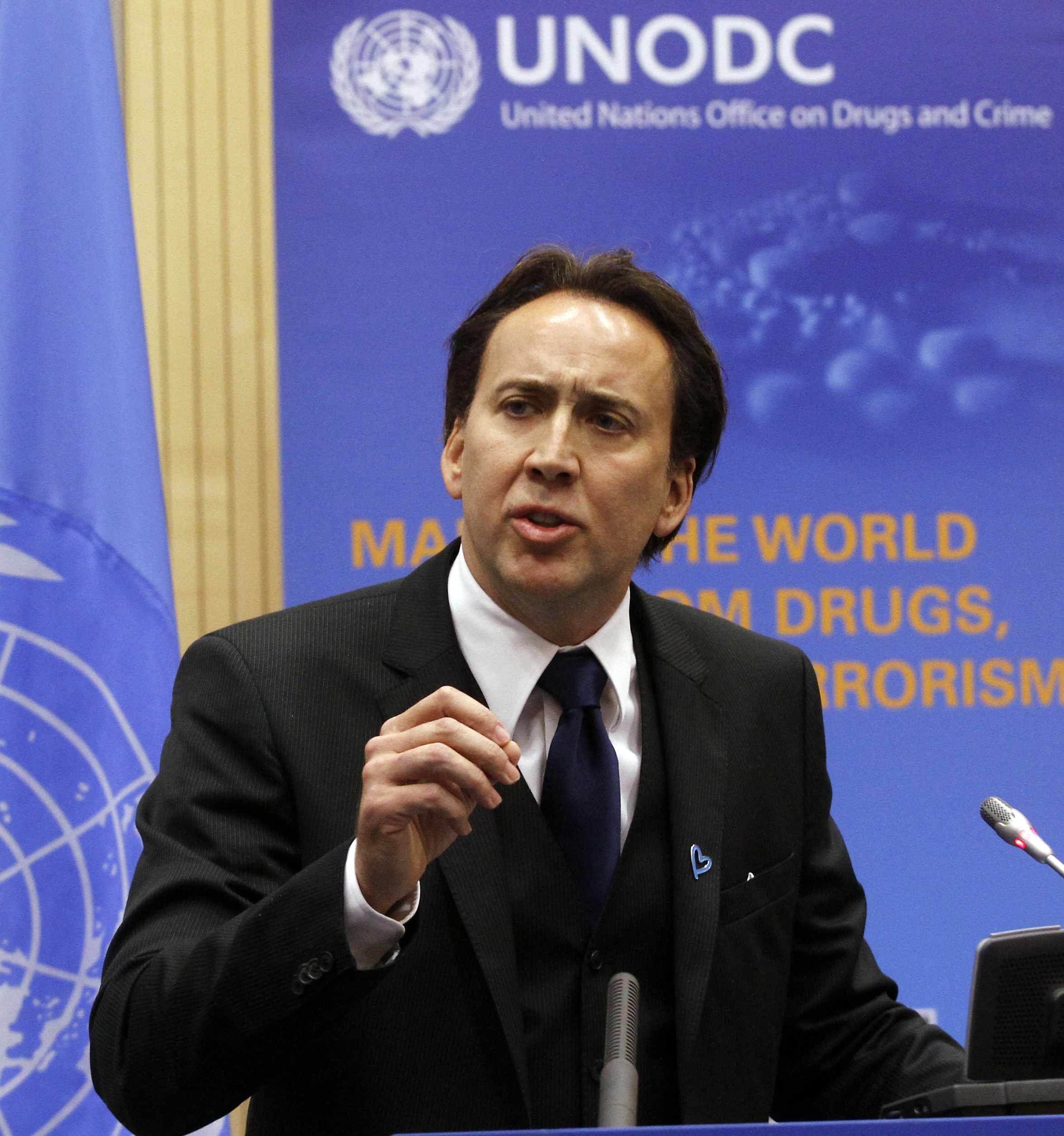 Cage llama a lucha unida contra crimen organizado