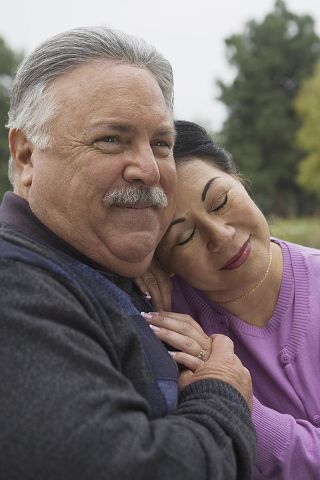 Los hipanos viven m&aacute;s a&ntilde;os que los blancos y los afroamericanos