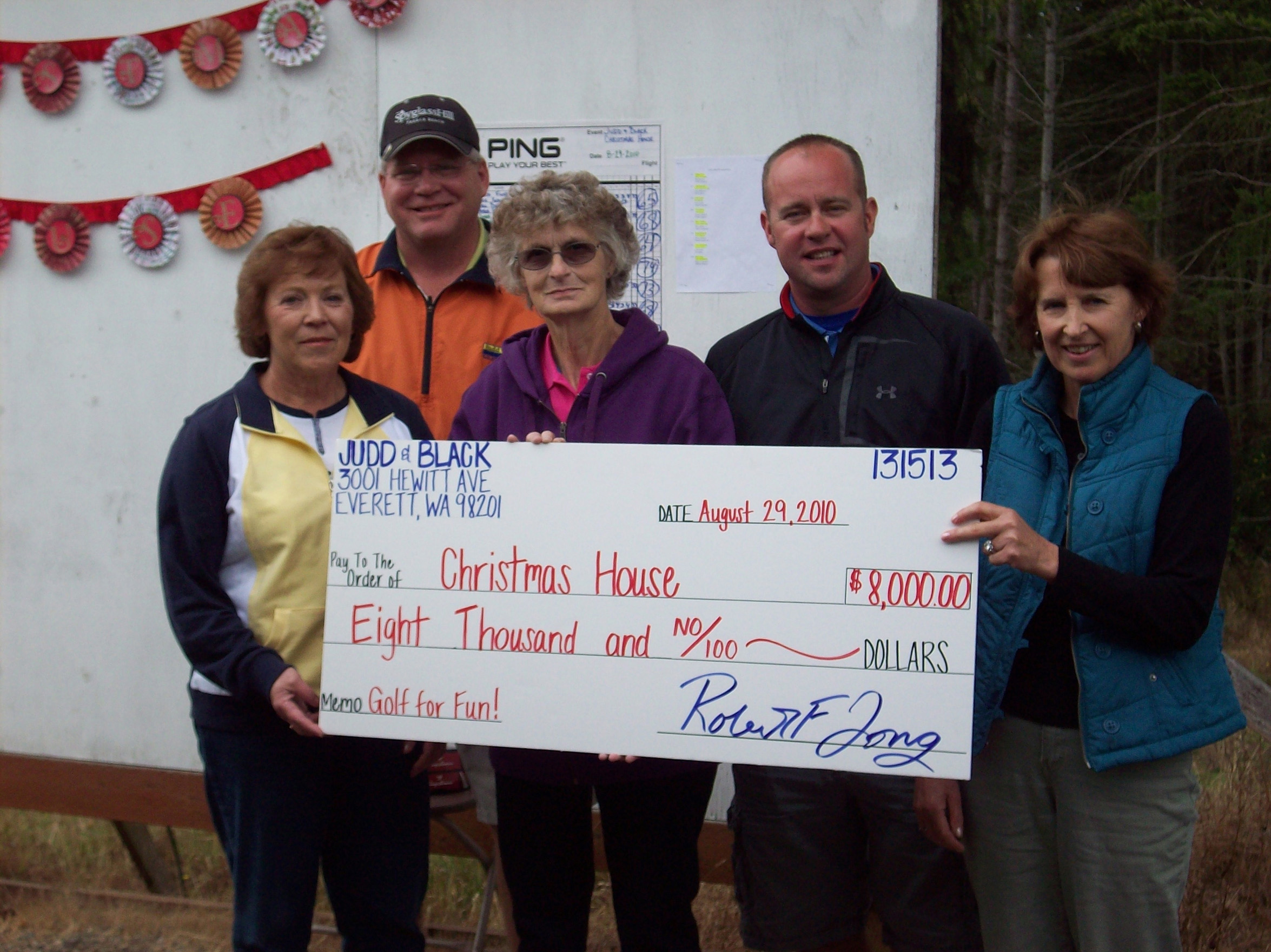 Las mujeres donan m&aacute;s dinero para obras caritativas que los hombres.
