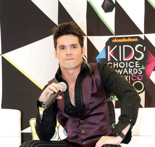 Niega Eleazar relaci&oacute;n con Danna Paola