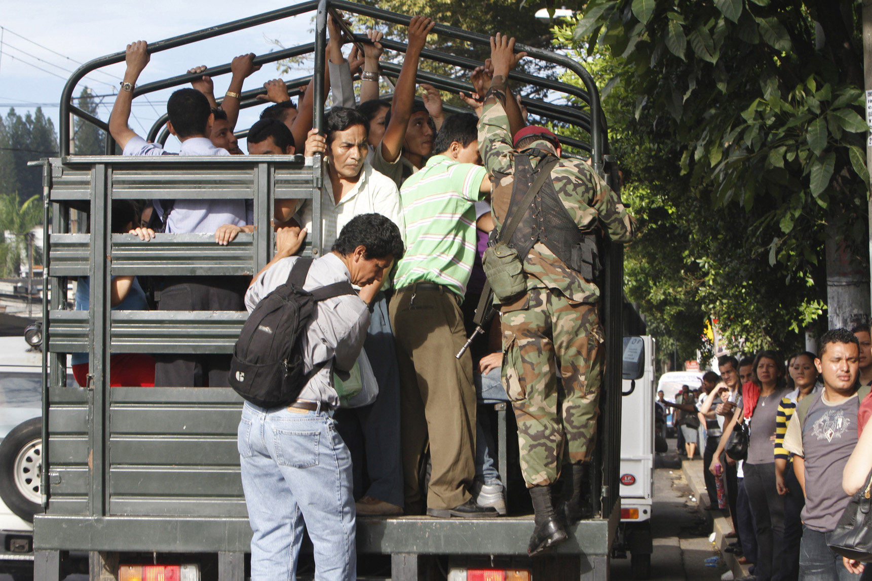 Rechazan desdolarizar econom&iacute;a salvadore&ntilde;a