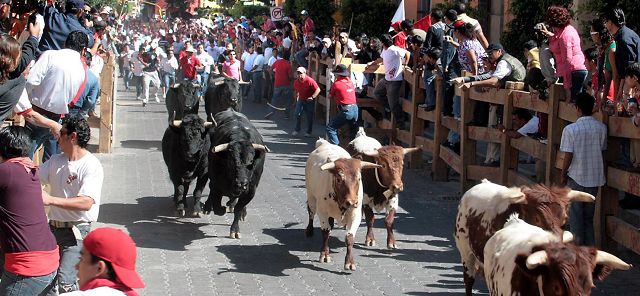 Corrida de toros en Tlaxcala durante la Feria de Todos los Santos