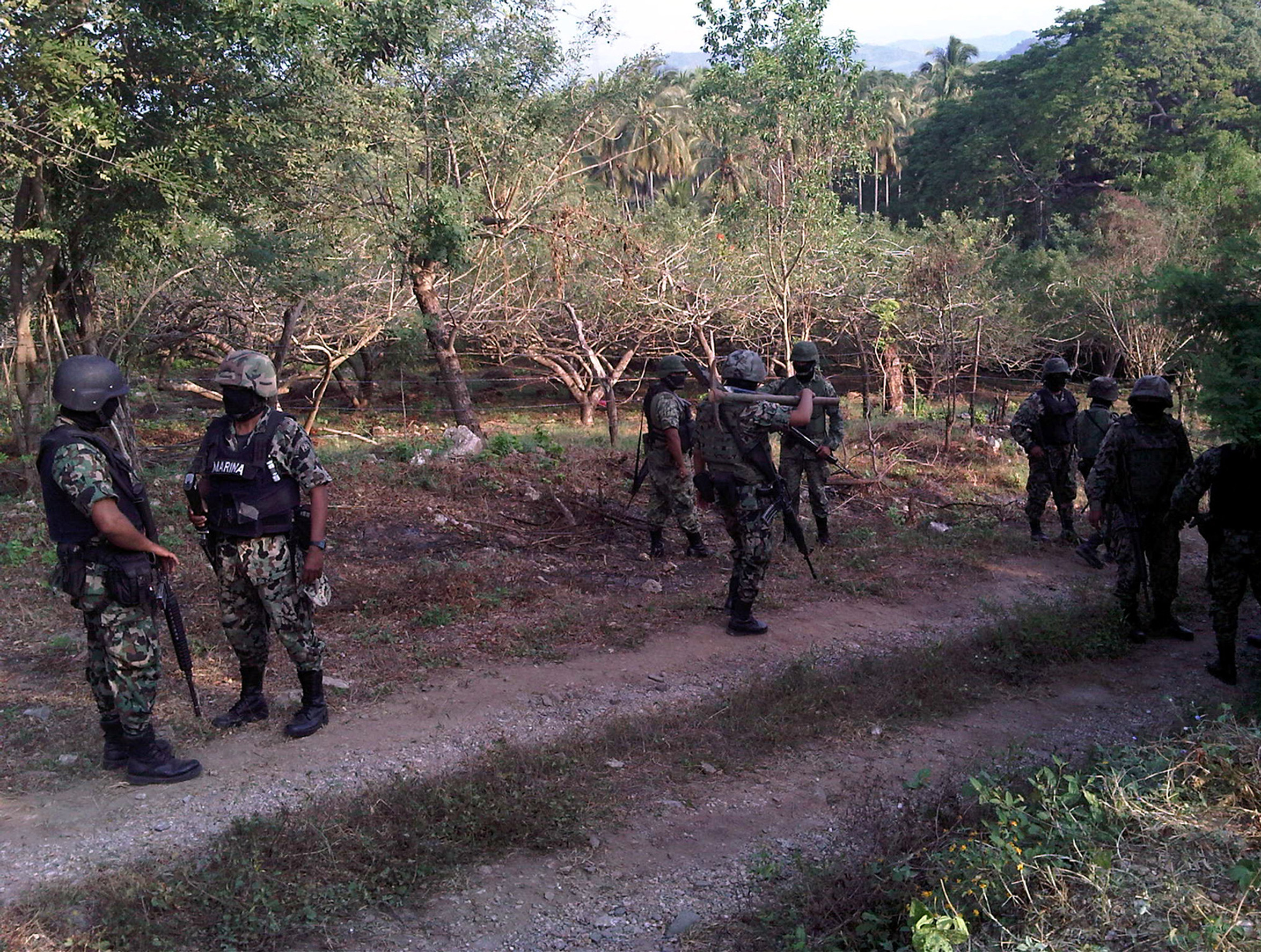 Encuentran fosa clandestina