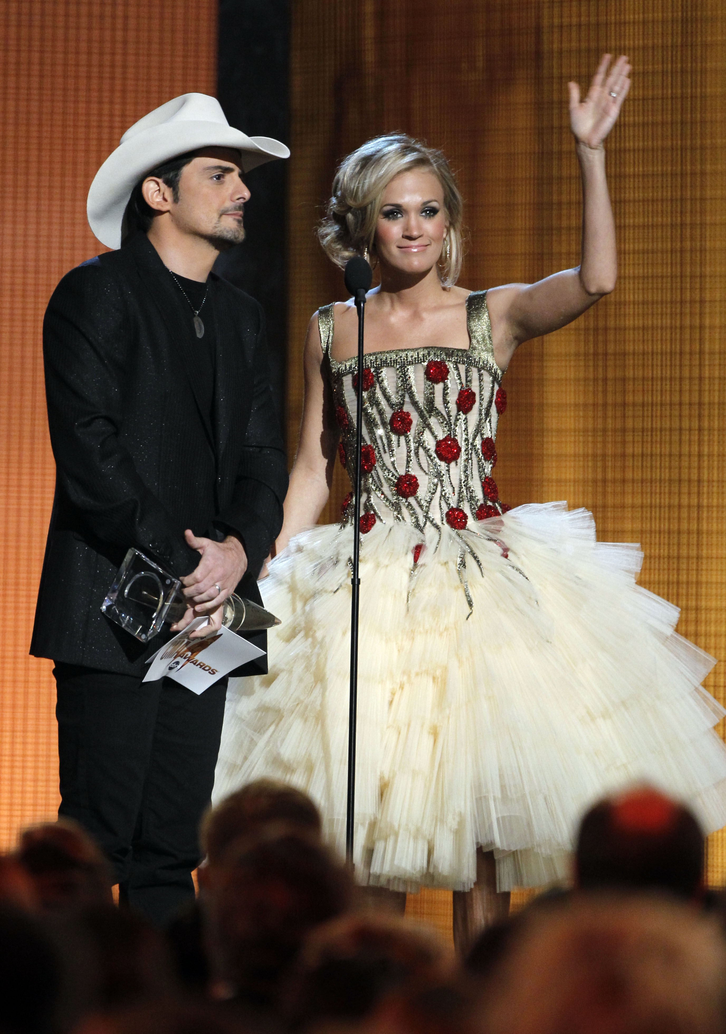 Brad Paisley gana CMA al Artista del A&ntilde;o