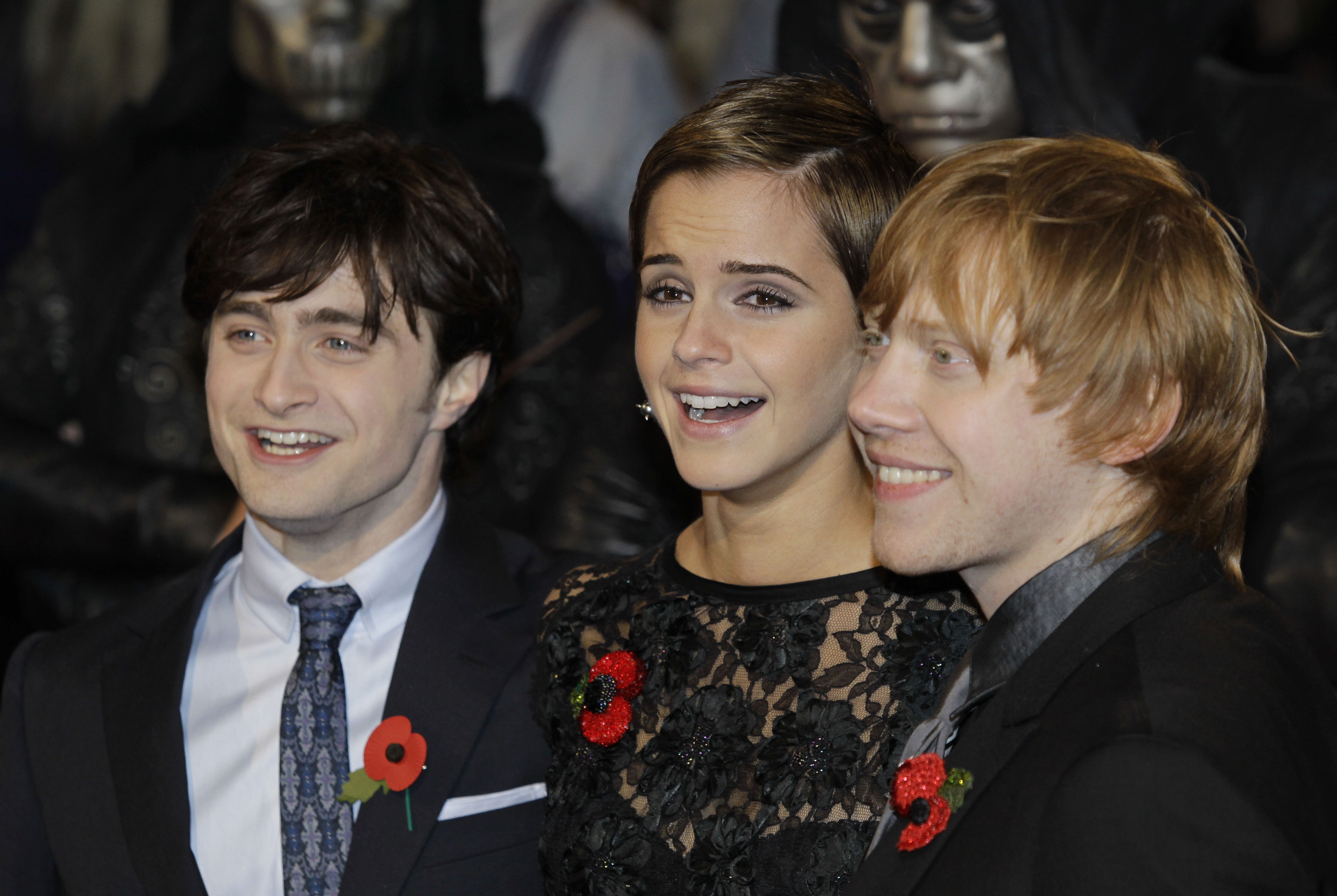 Radcliffe y Watson comparten beso apasionado en "Harry Potter"