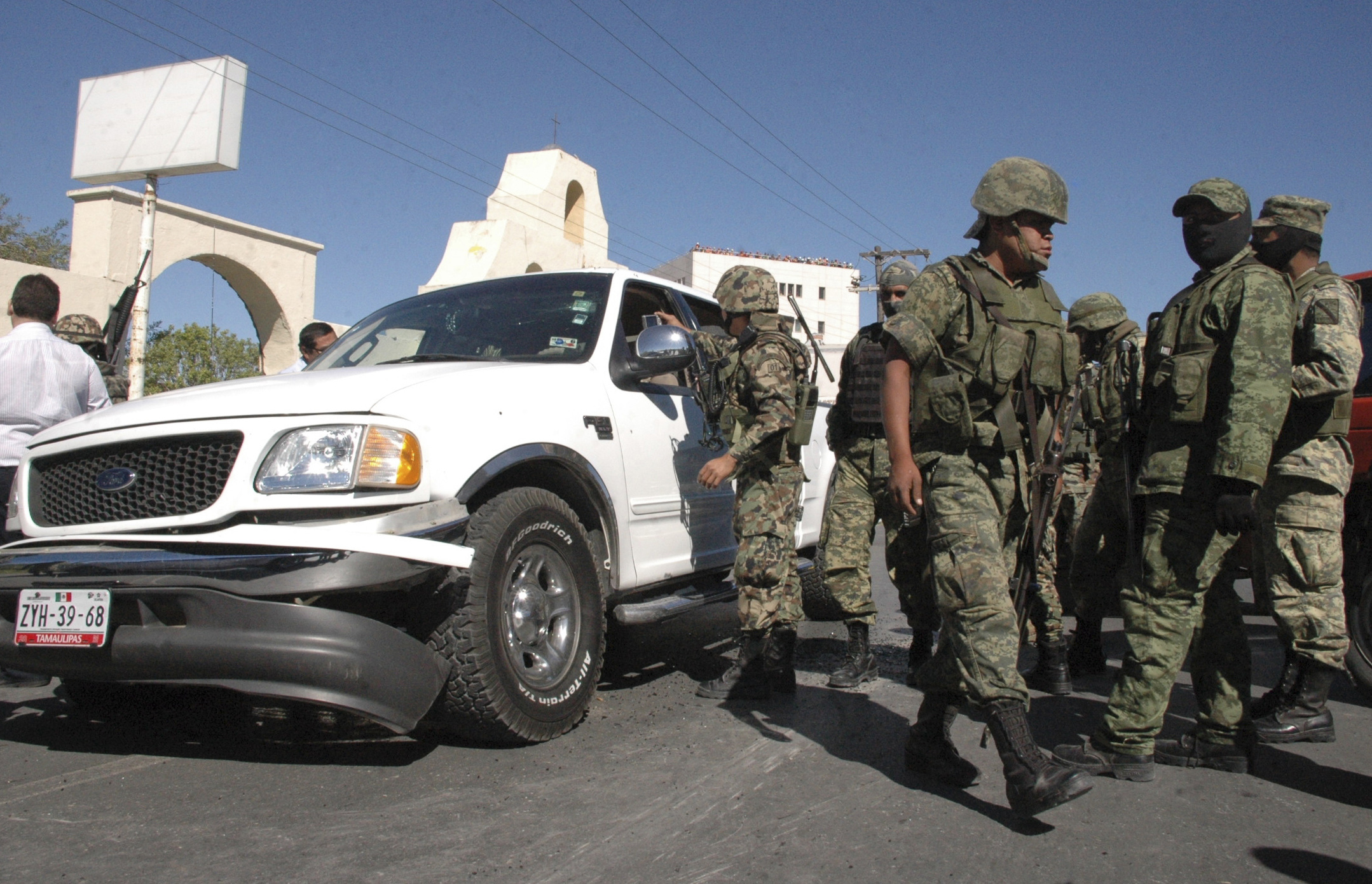 C&aacute;rteles sudamericanos compran aviones para volar drogas a Europa