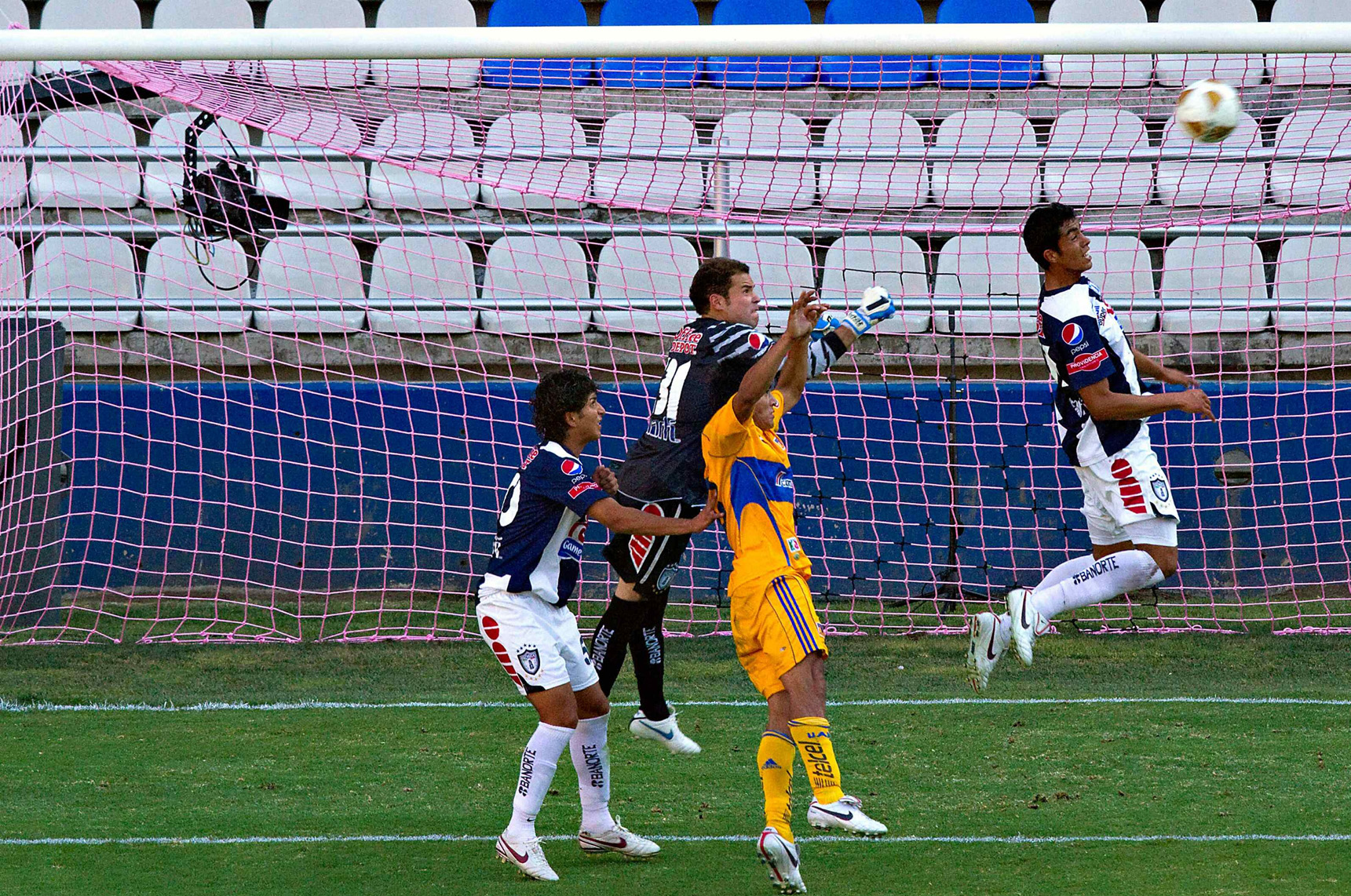 &iexcl;Cierren las puertas se&ntilde;ores!