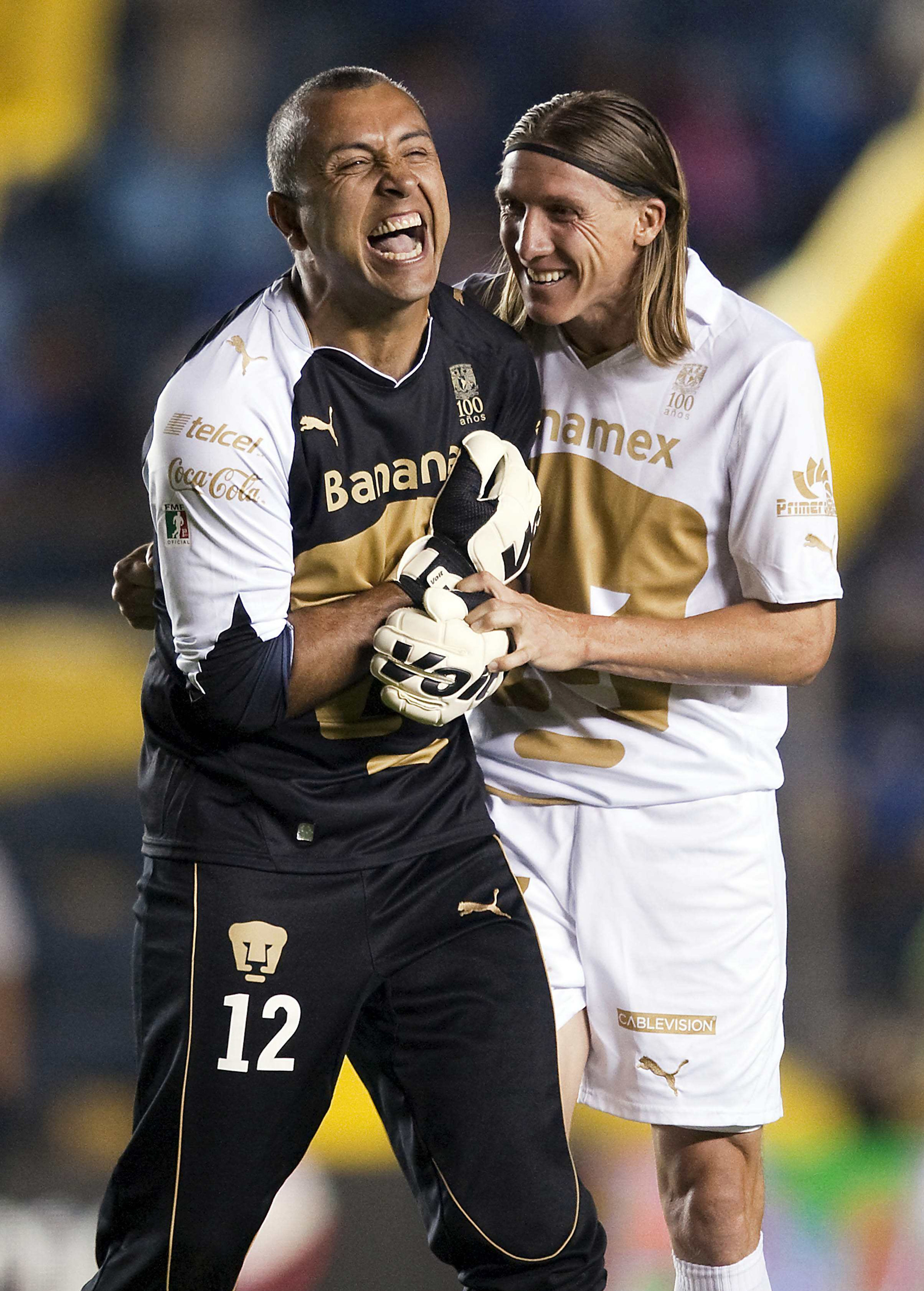 Tres alegres compadres y un colado