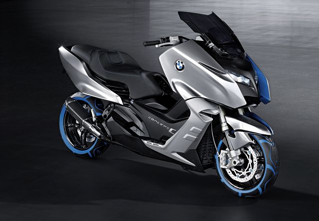 Prepara BMW terreno para scooters