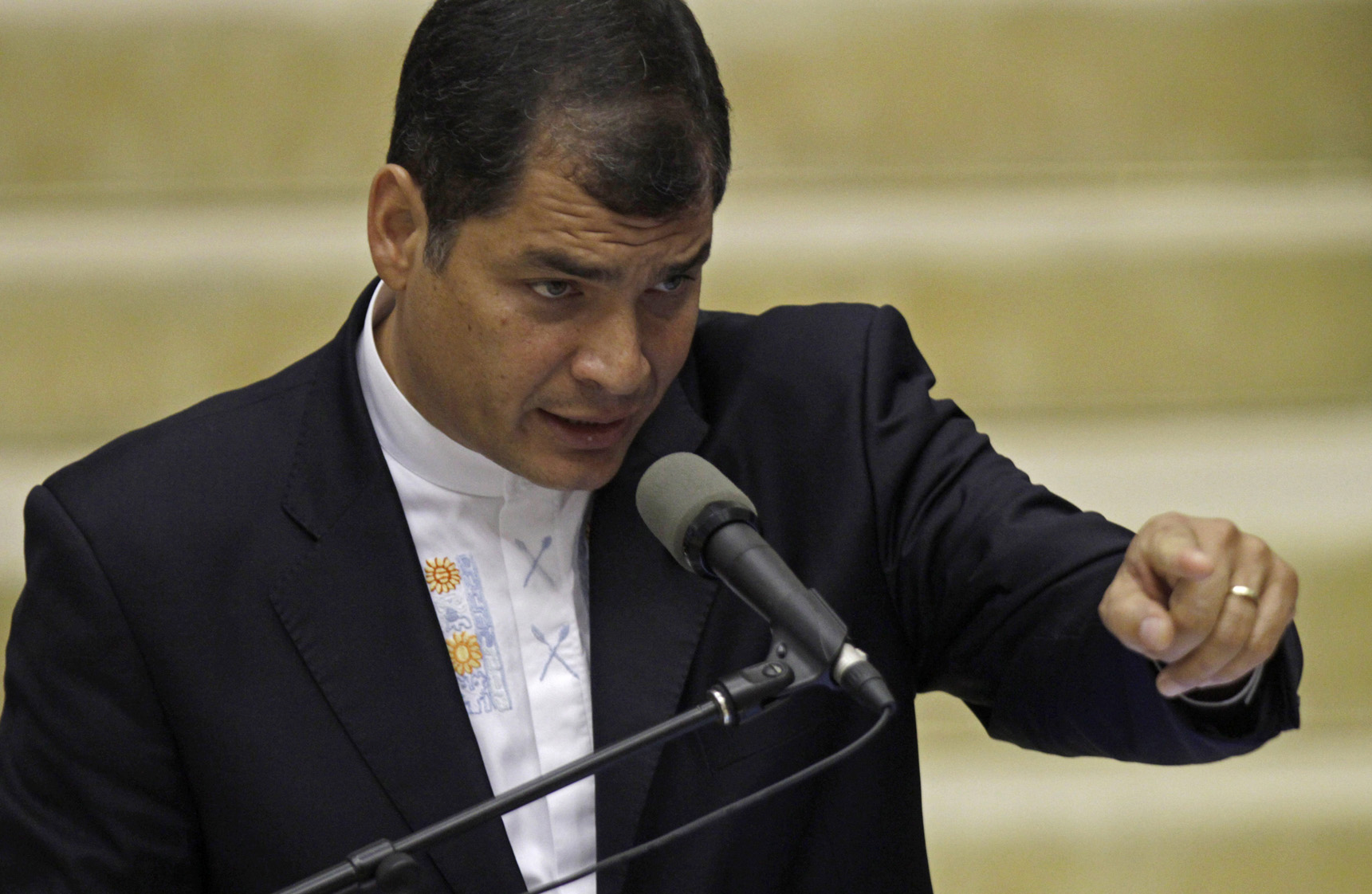 Volc&aacute;n Tungurahua genera potentes explosiones