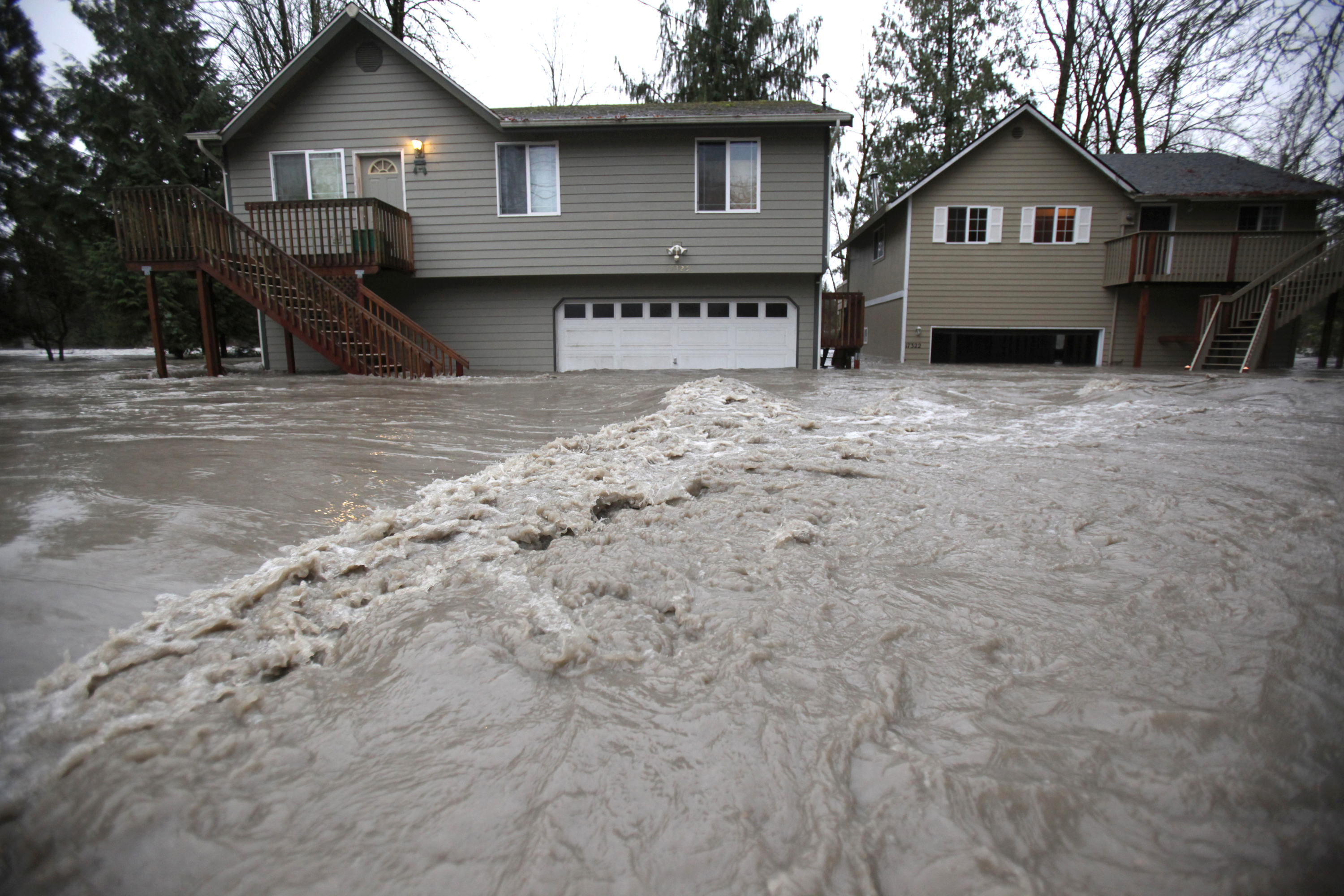 Fuertes lluvias azotaron al Puget Sound