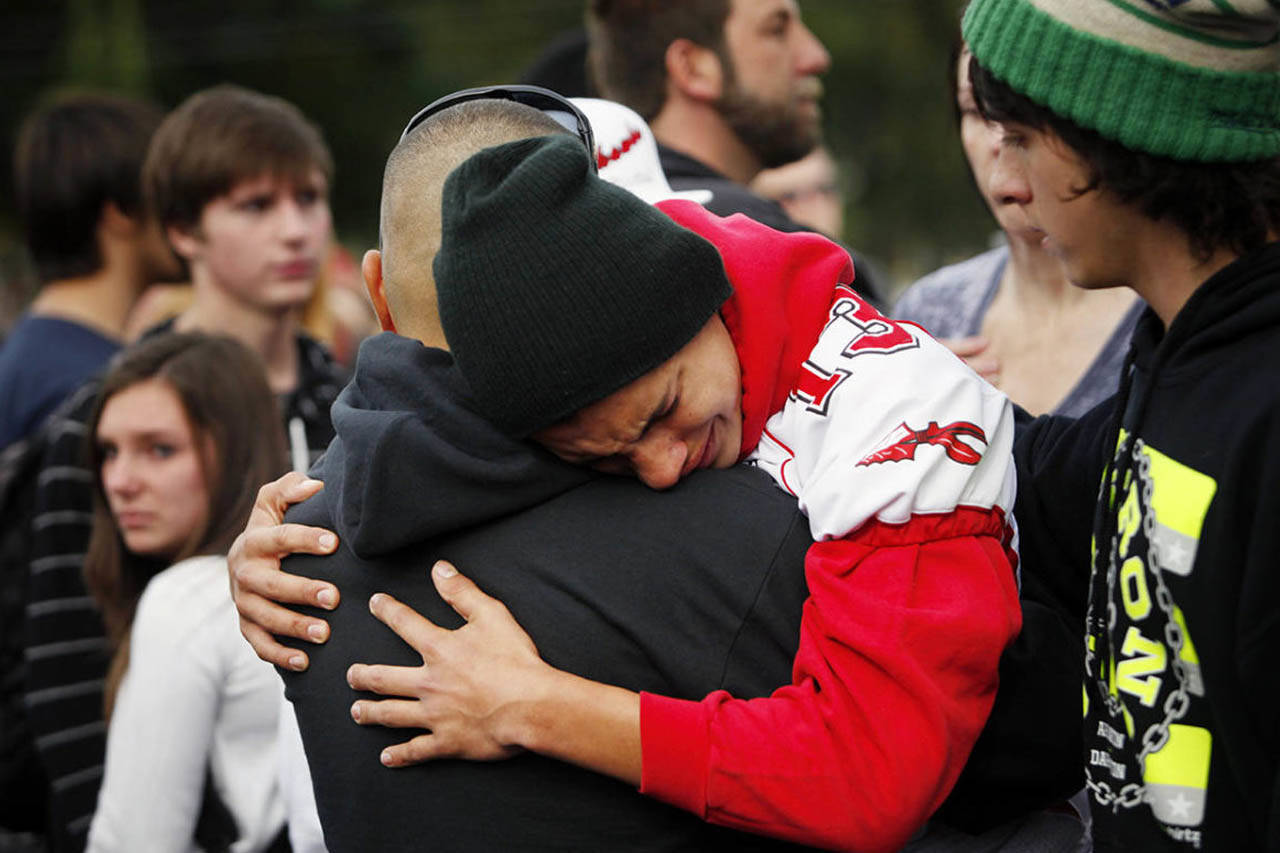 Todos los días, los líderes escolares observan a los estudiantes ante amenazas potenciales