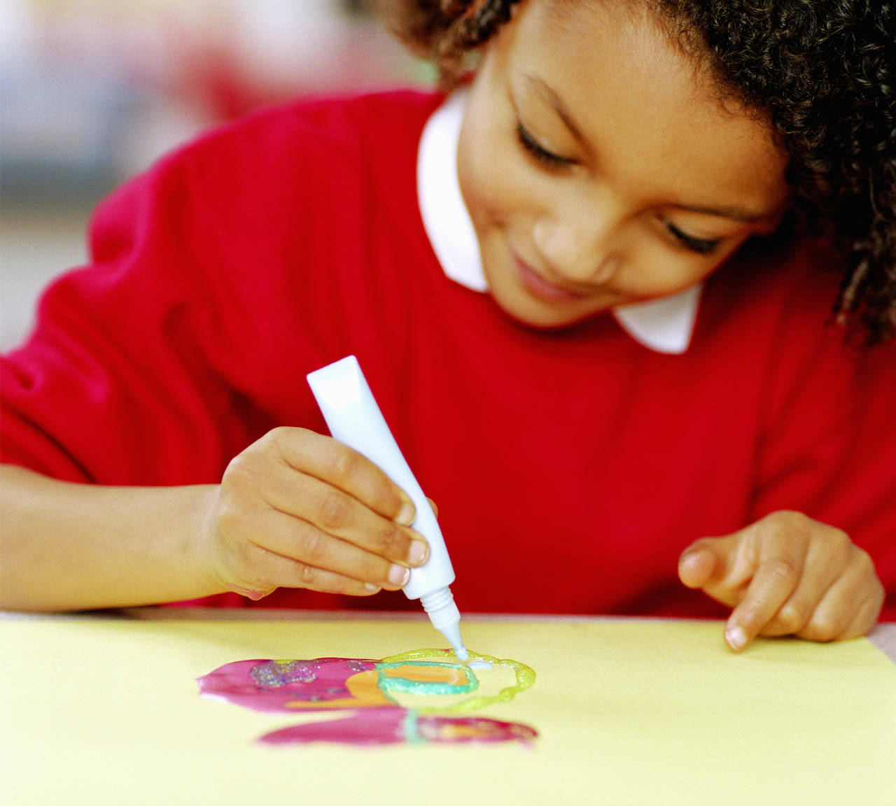 A pesar de tener ingresos modestos, maestros pagan por las necesidades de sus clases