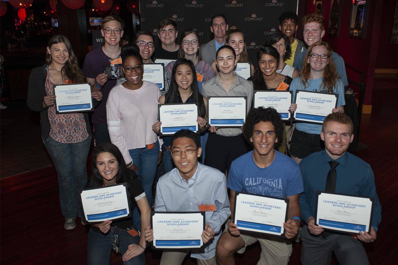 Fundación Comcast entrega $86.000 en Becas a 82 estudiantes en Washington