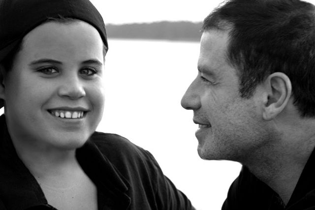 Travolta dice estar afligido por muerte de su hijo