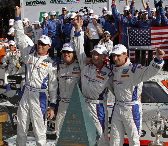 Donohue gana 24 Horas de Daytona