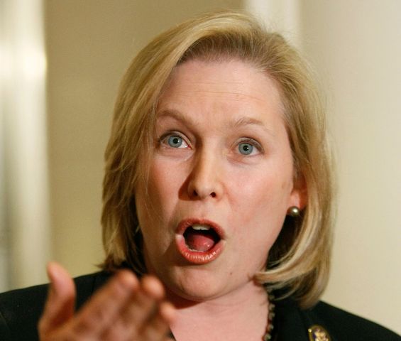 Senadora Gillibrand revisa posturas sobre inmigración