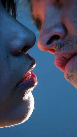 La historia del beso  A todos nos interesan sus origienes.