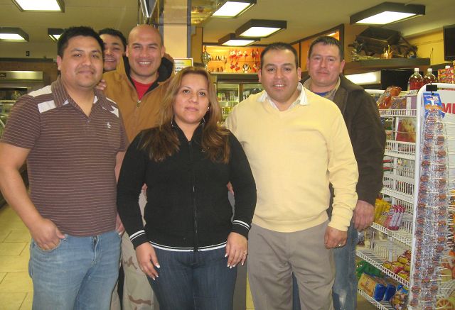 Nuestros Empresarios Gilberto Rojo, Plaza Latina