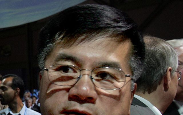 Gary Locke: Dicen que la tercera es la vencida.