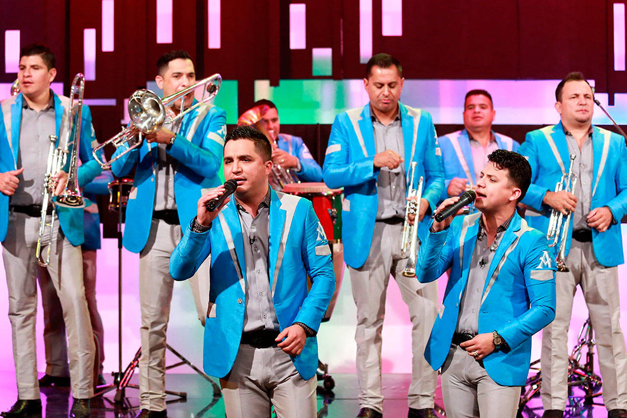 Evoluciona La Arrolladora Banda el Limón