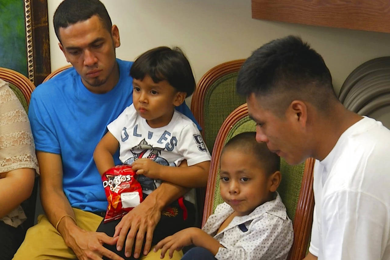 EEUU: Niños migrantes más pequeños ya están con sus familias