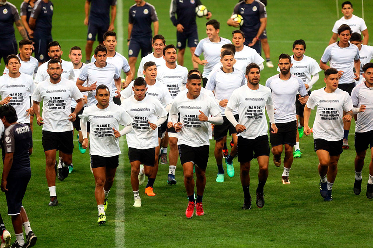 Logra Chivas empate y liderato en Copa MX