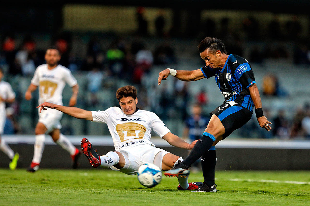 Querétaro hunde a Pumas en mala racha en el Apertura