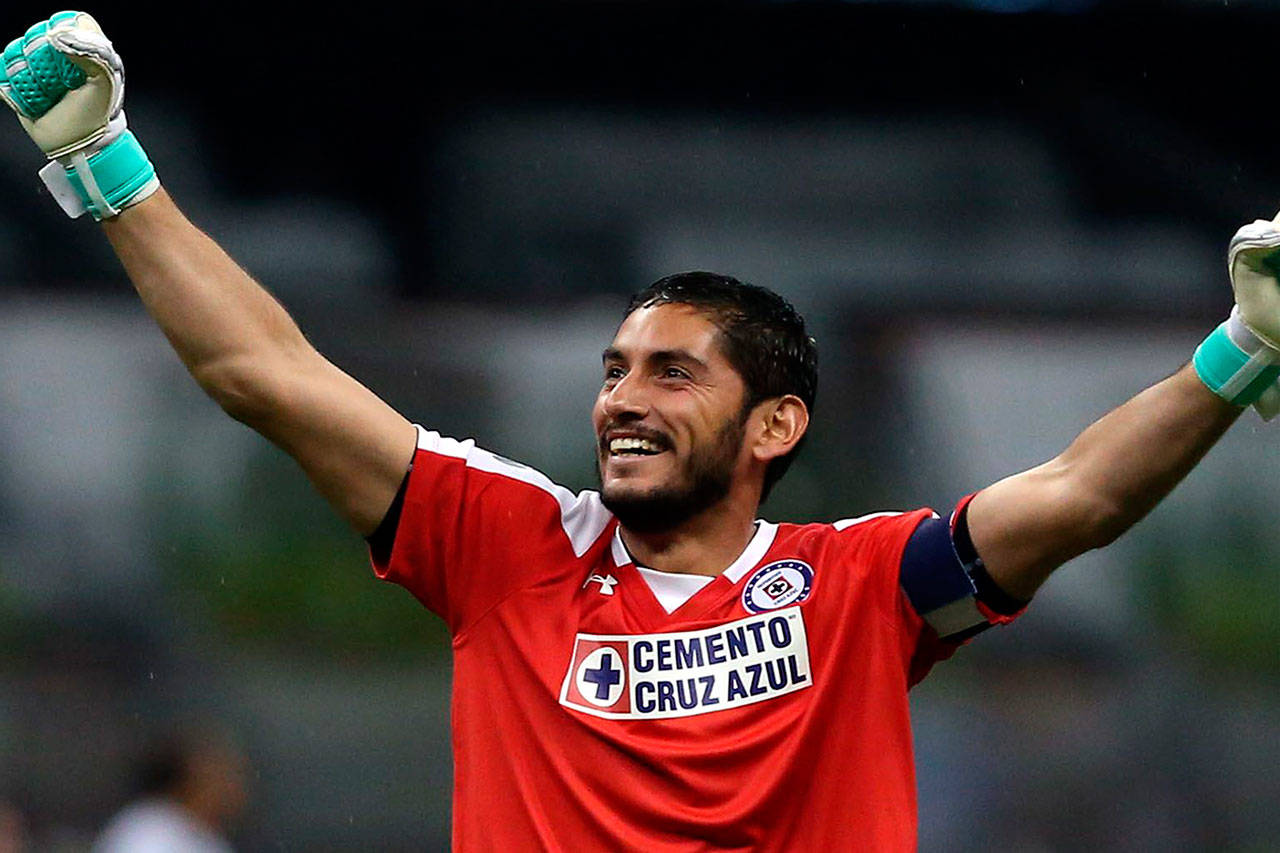 Santos rescata empate de 1-1 ante el invicto Cruz Azul