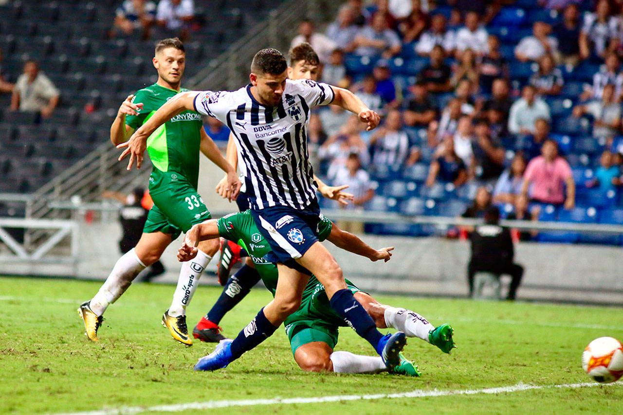 Sufre Rayados para ganar en casa