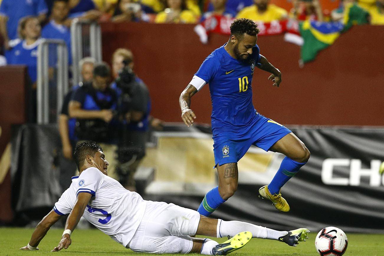 Con gol de Neymar, Brasil apabulla a El Salvador