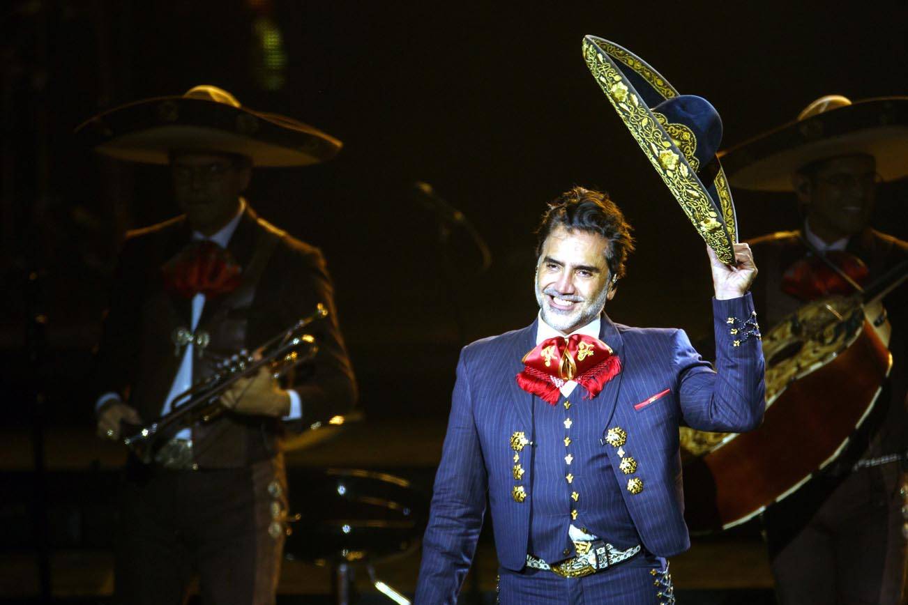 Salda Luis Miguel deuda con Potrillo