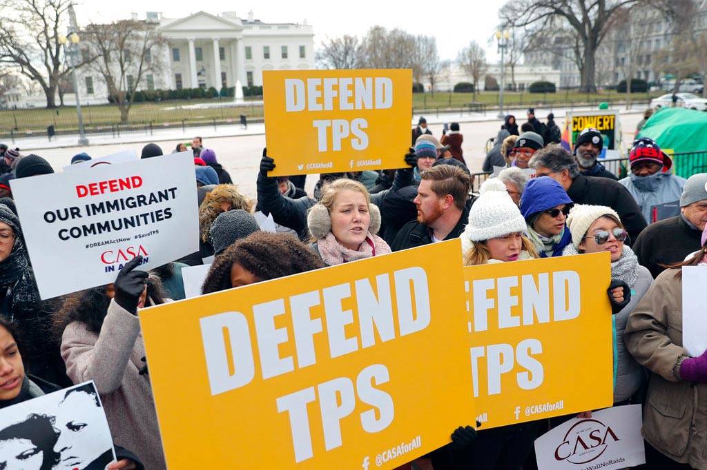 Juez prohíbe a gobierno de EEUU cancelar TPS