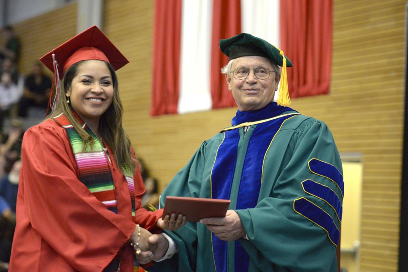 Perla Bedolla, primera persona en terminar el GED en español de EvCC. (Foto cortesía EvCC)