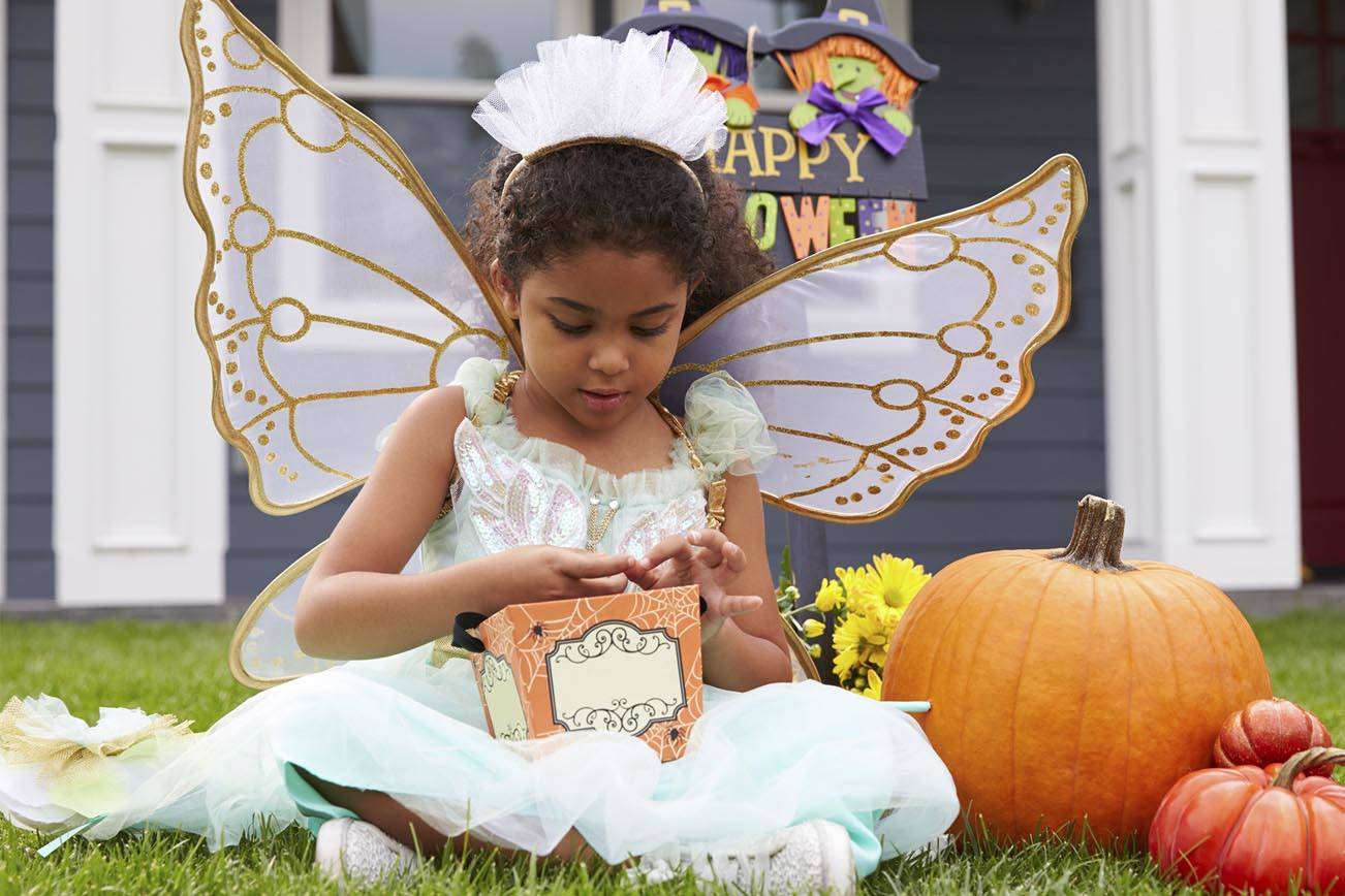 Almacenen la medicina adecuadamente para evitar la confusión con dulces de Halloween