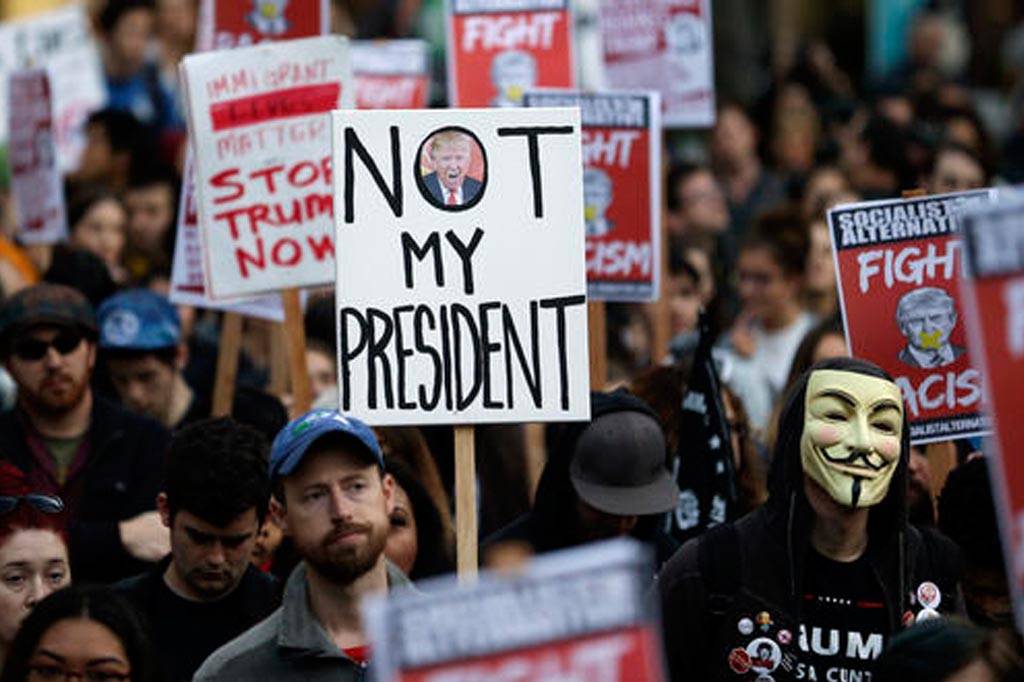 LLAMAN A SALIR A LAS CALLES MAÑANA PARA PROTESTAR DESPIDO DE FISCAL GENERAL