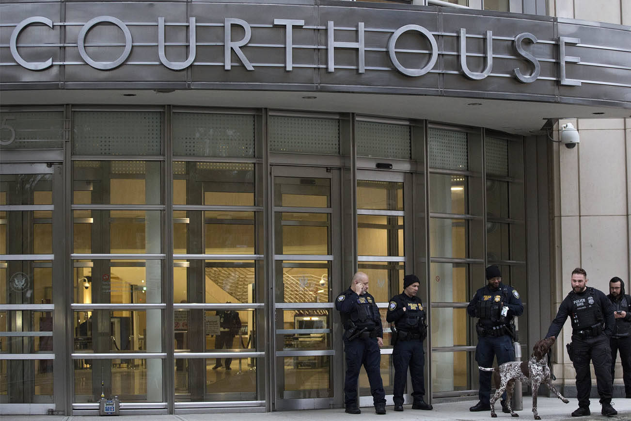 (AP Foto/Mark Lennihan)