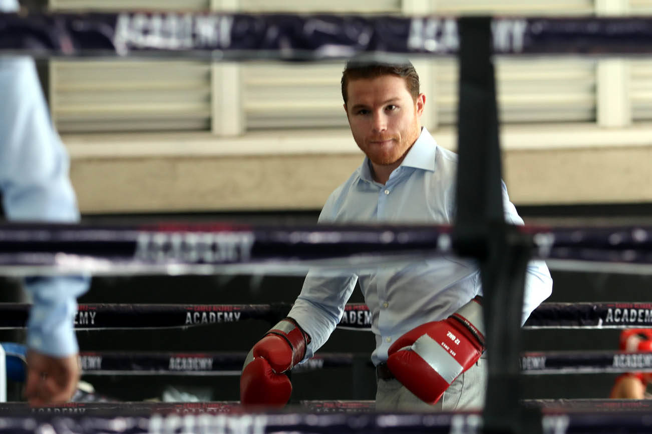 Cuesta $500 mil la barba de “El Canelo”