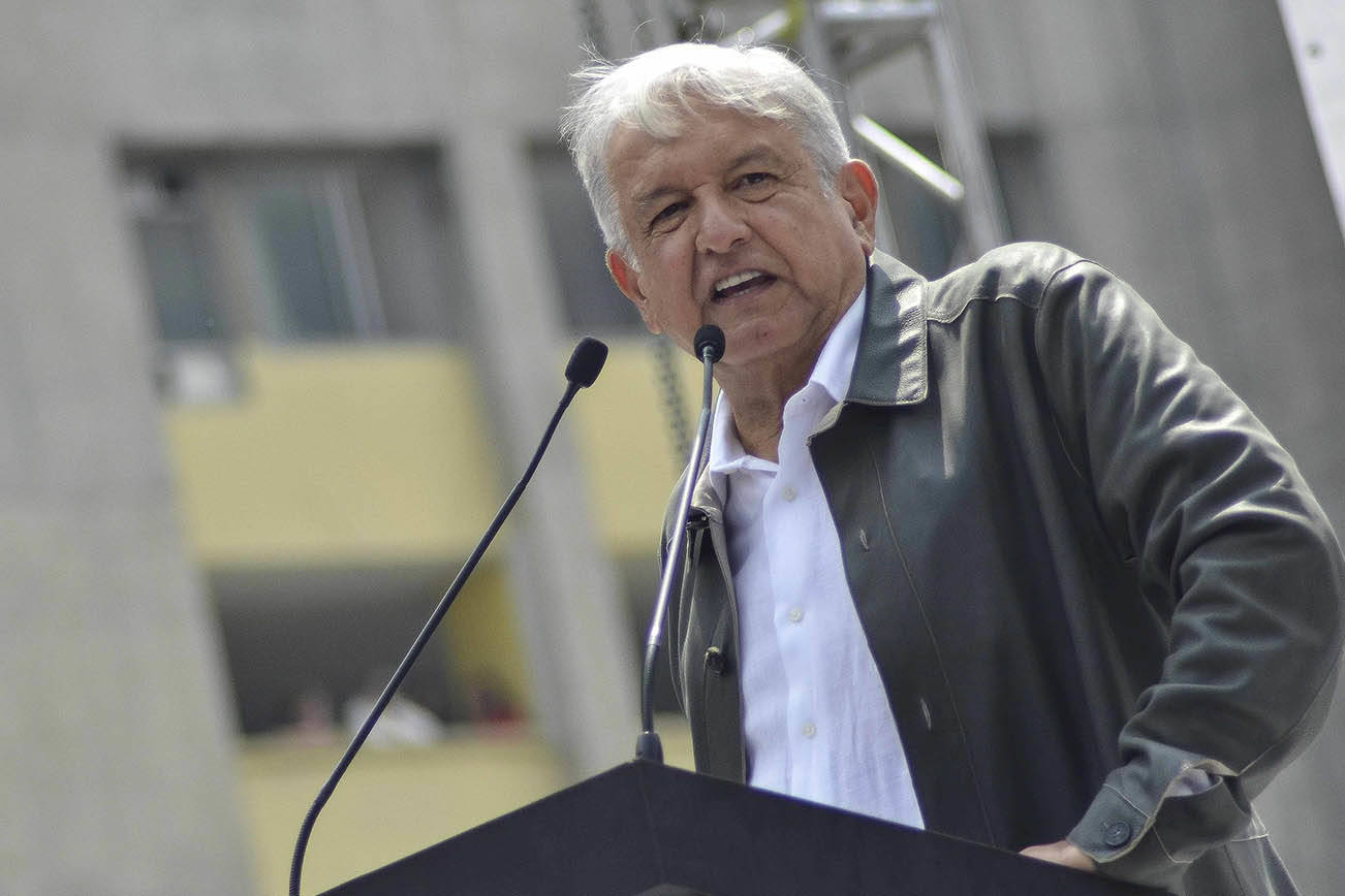López Obrador busca derogar reforma educativa de predecesor