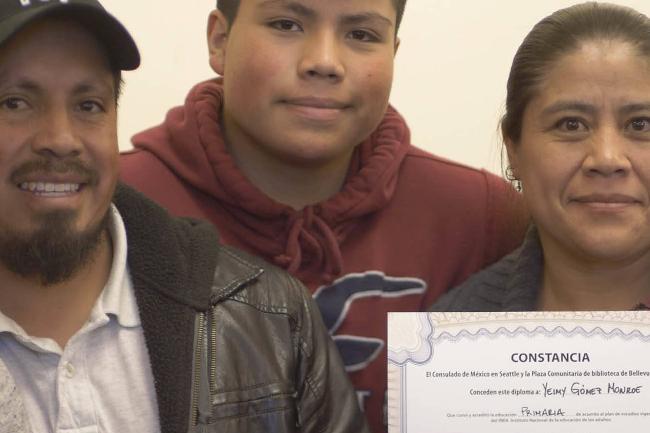 Complete su educación primaria y secundaria oficial, GRATIS, en la Plaza Comunitaria