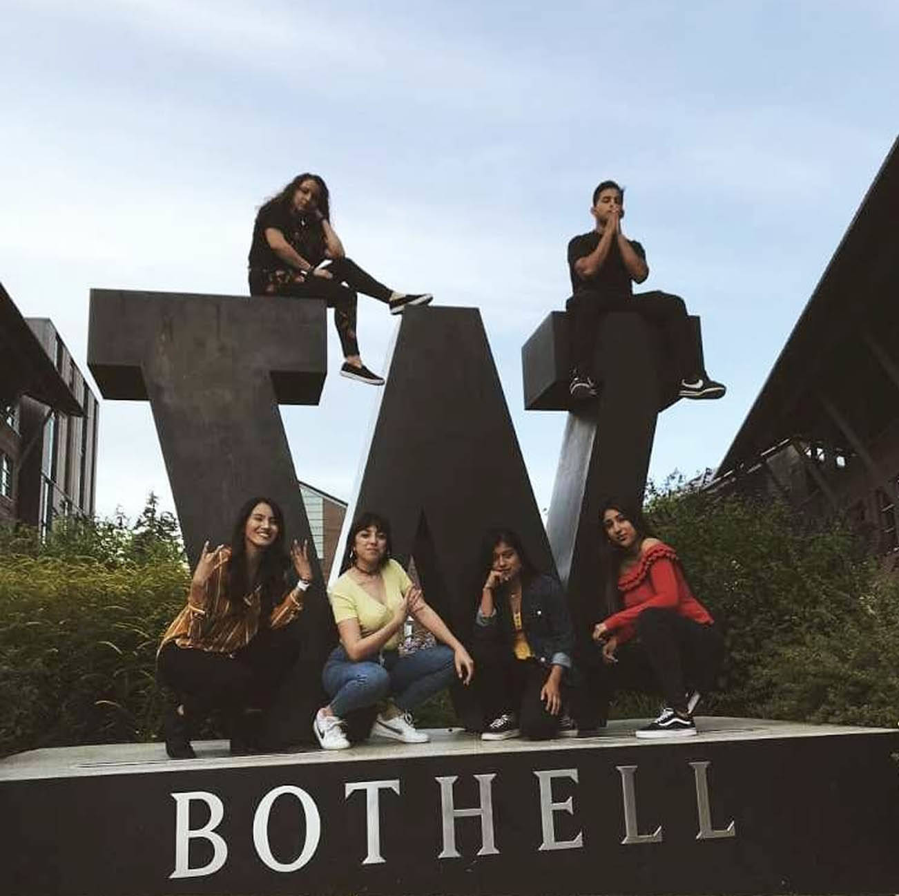 Estudiantes Latinx construyen una comunidad dentro de UW Bothell