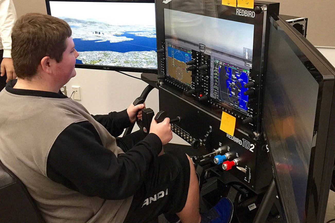 Estudiantes de Northshore District remontan vuelo en una nueva clase de aviación