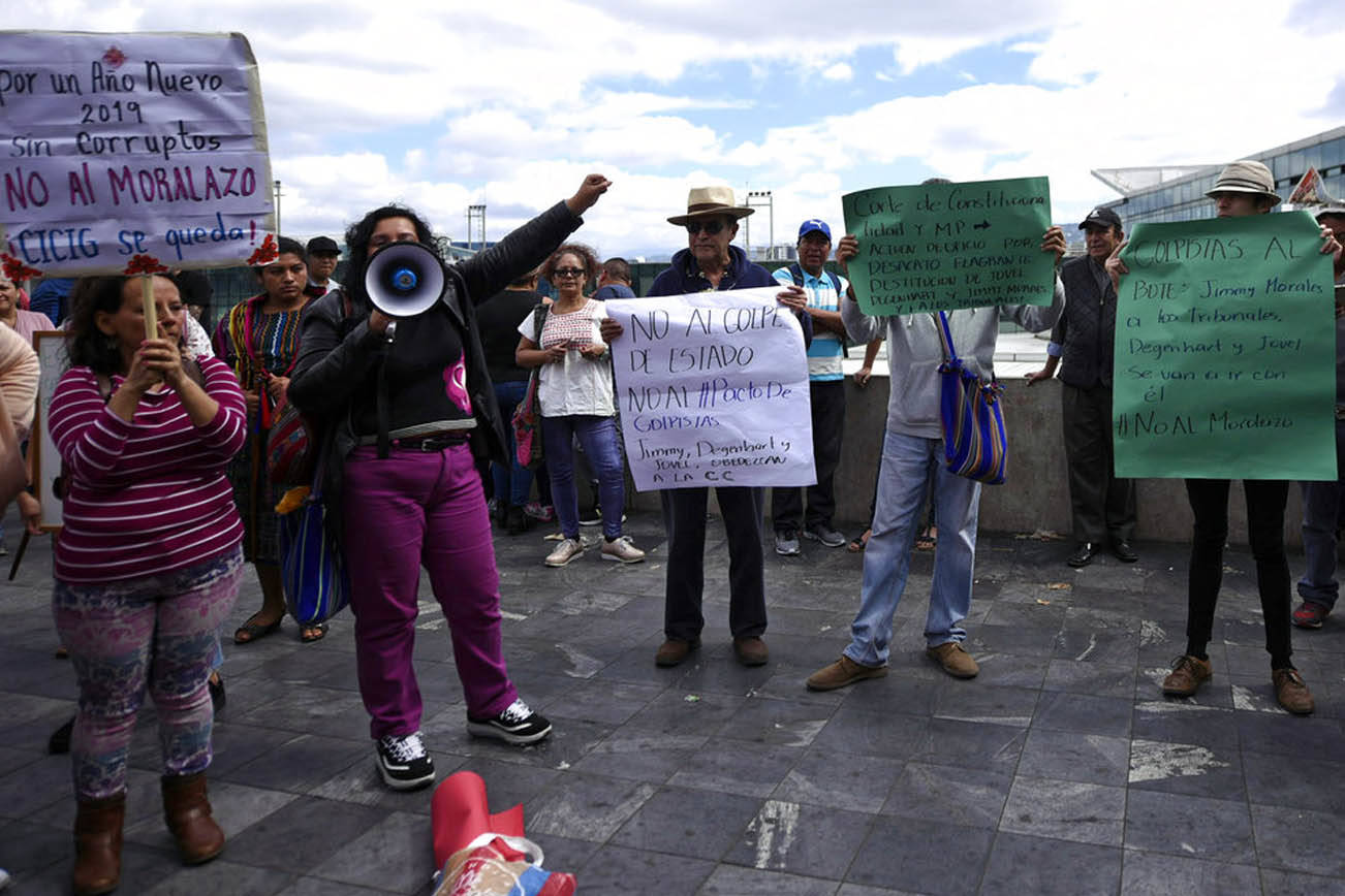 Investigador de corrupción de CICIG ingresa a Guatemala tras ser detenido