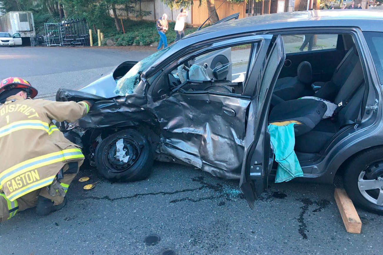 Hombre muere en violento accidente vehicular en Lynnwood
