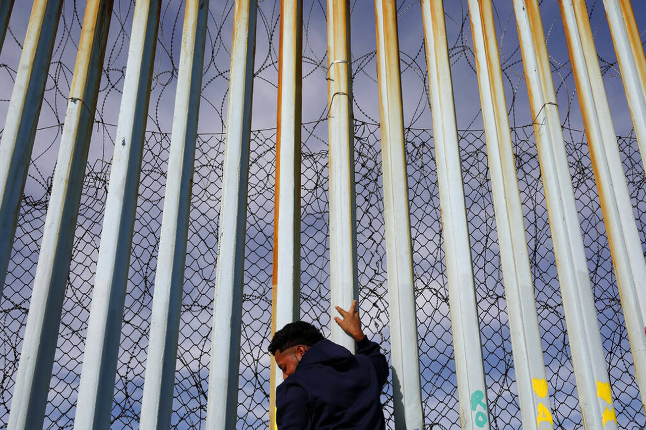 Virginia Occidental donaría 10 millones para muro fronterizo