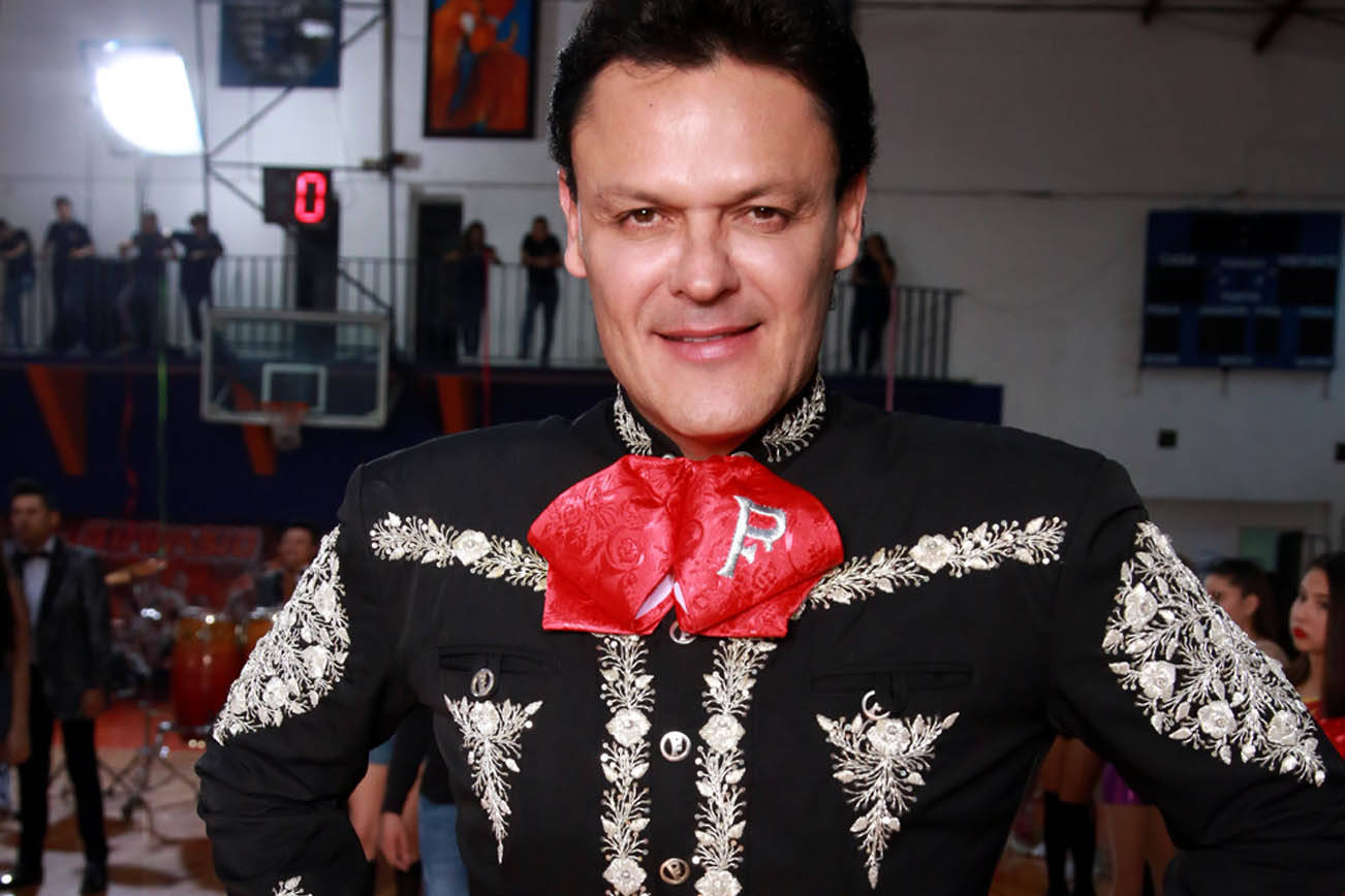 Pega Pedro Fernández grito de 40